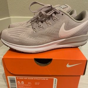 Nike Shoes, Like New! Size 5.5